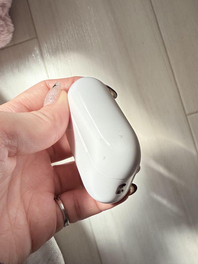 AirPodspro 第2世代 充電ケースと右耳