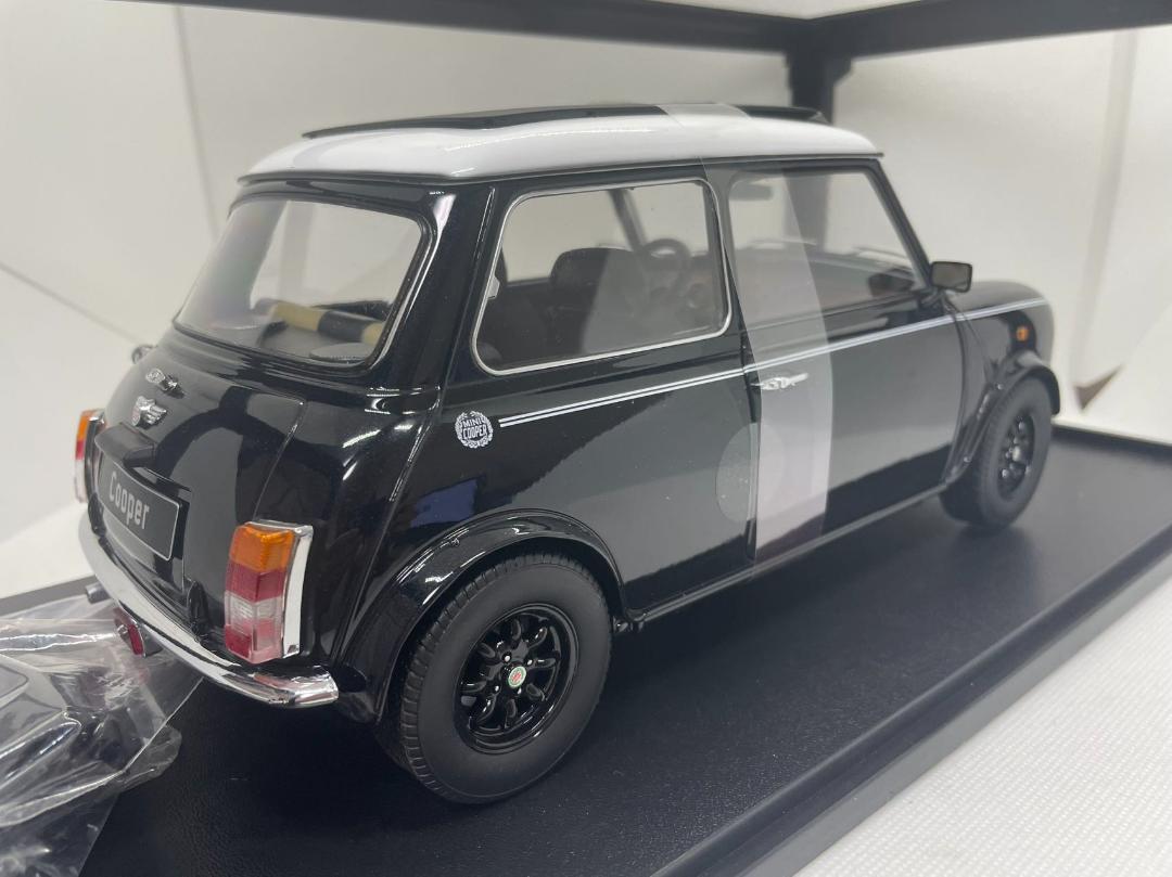 305-045 KK 1/12 ミニ クーパー Sunroof LHD ミニカー