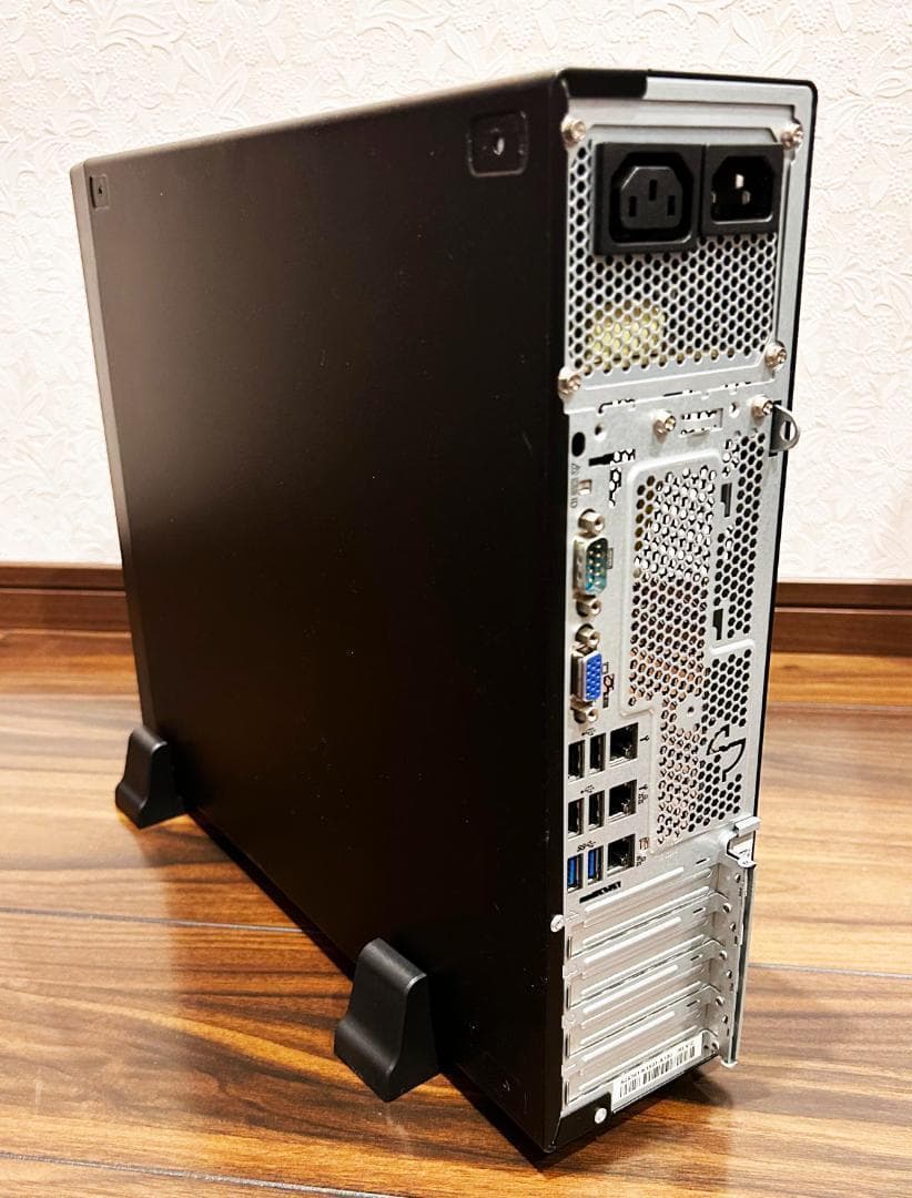 日本未入荷日本未入荷高信頼PC❗富士通 4コア XEON V6搭載 TX1320 M3