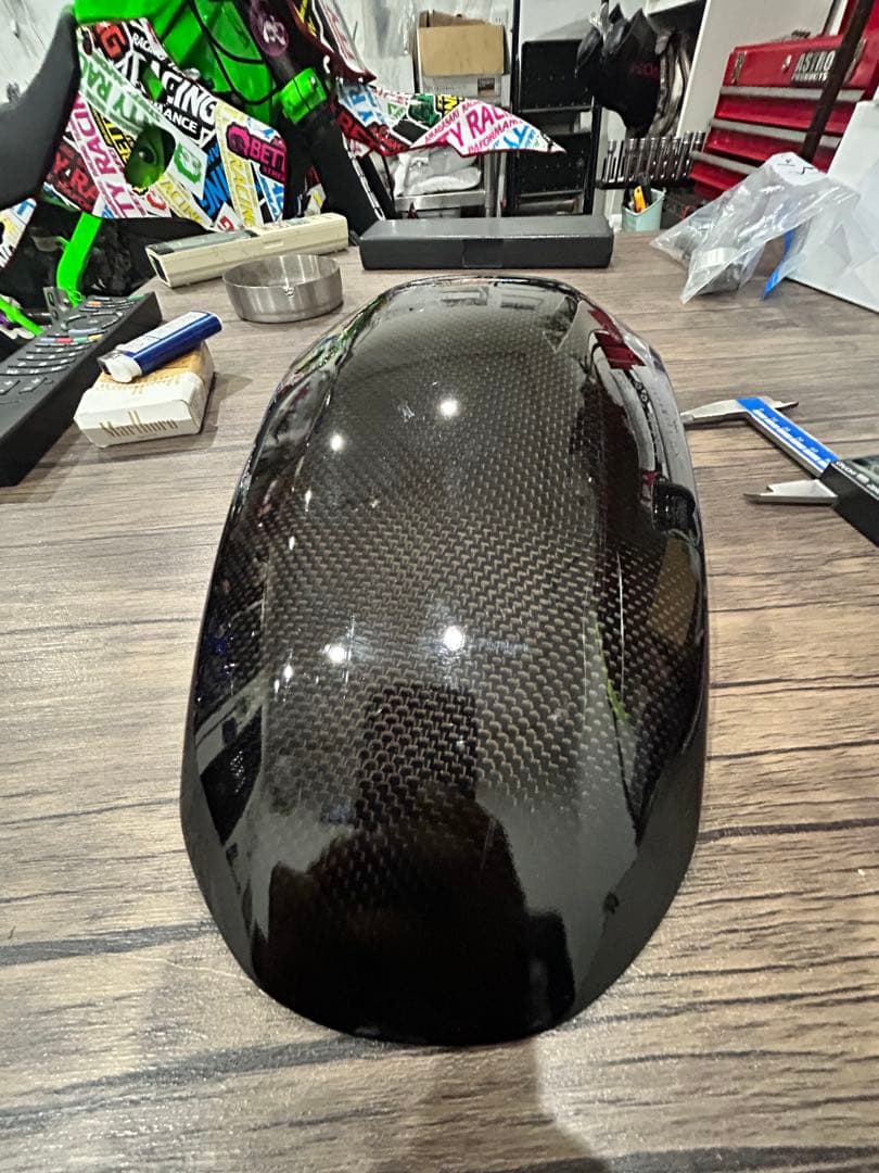 カーボンファイバー ブラックカウル 取り付け穴あり目立った傷や汚れなし