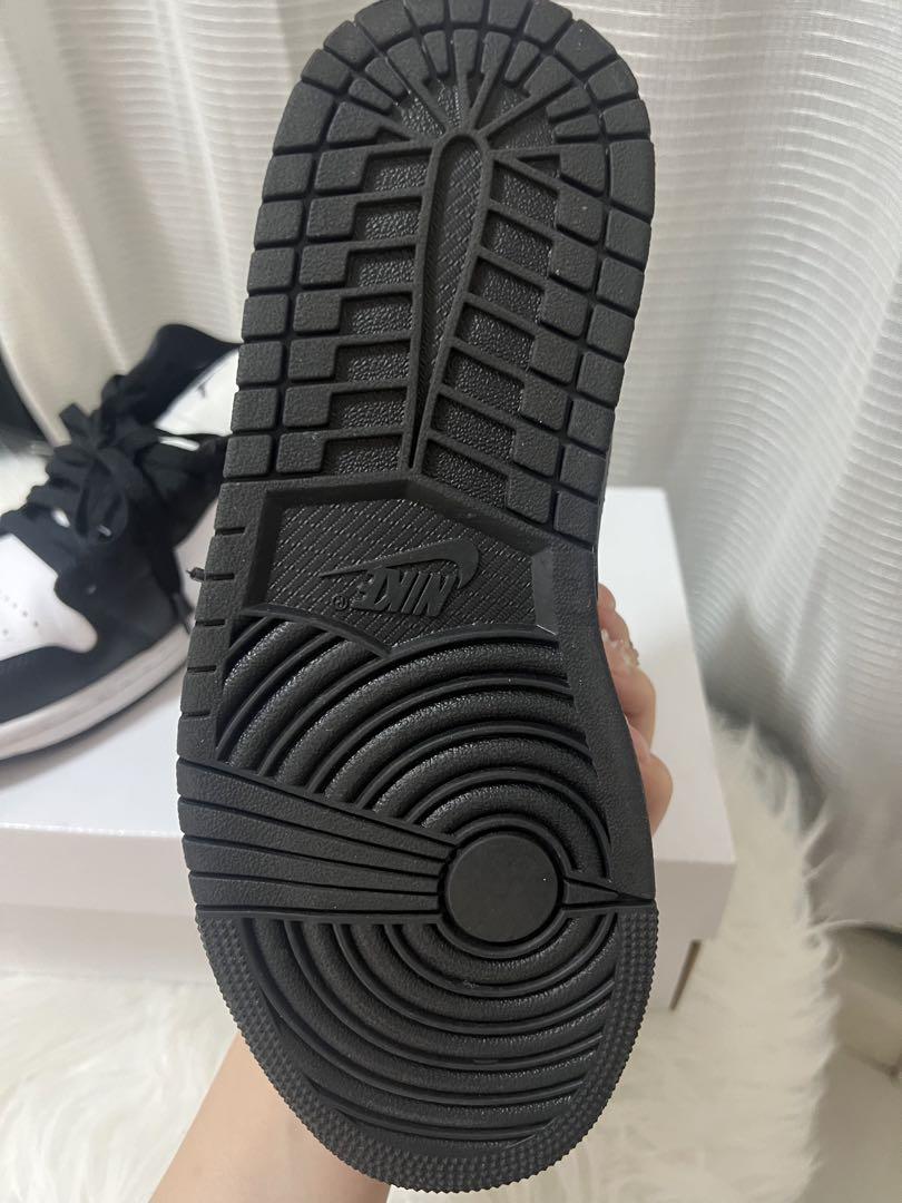 Nike Air Jordan 1 low 白/黒 スニーカー