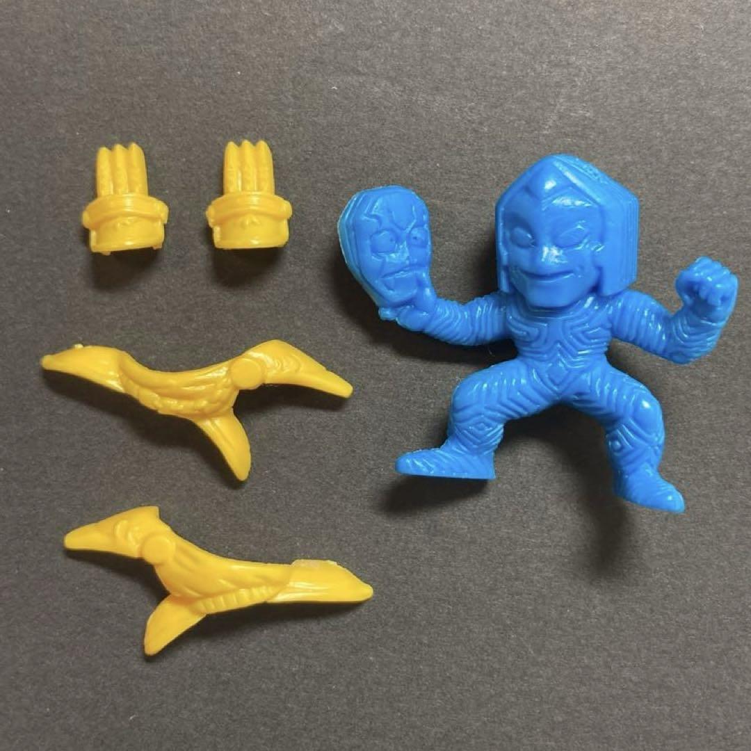 美品 ウルトラマン 超闘士激伝 ミニフィギュア 怪獣消しゴム おまけ付 当時物