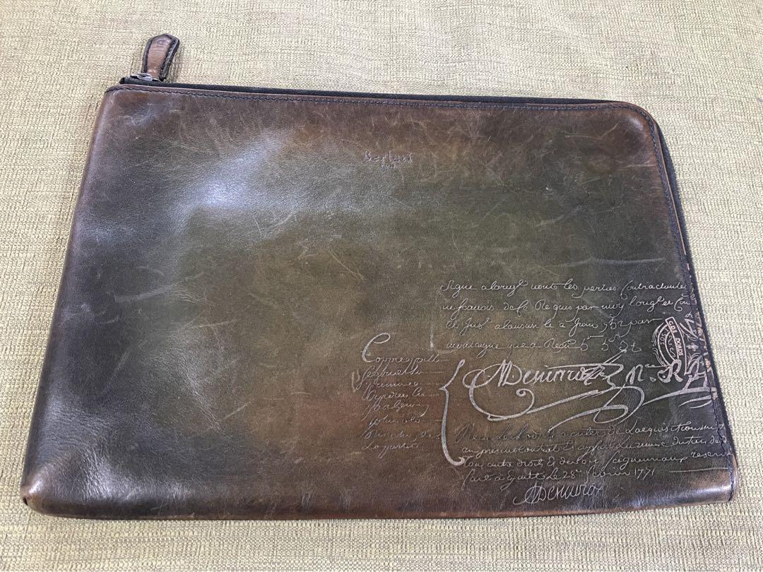 Berluti NINO GM LEATHER CLUTCH BAG | invictasaluddeportiva.com