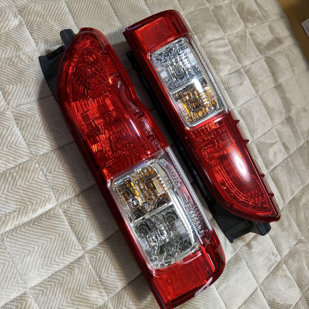 ③★⭐︎トヨタ純正200系ハイエーステールランプ⭐︎★