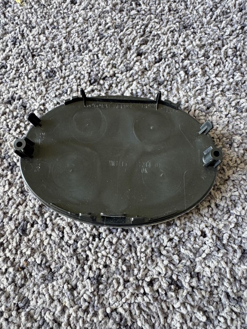 トヨタ プリウス　30系　フロントエンブレム　ミリ波レーダー