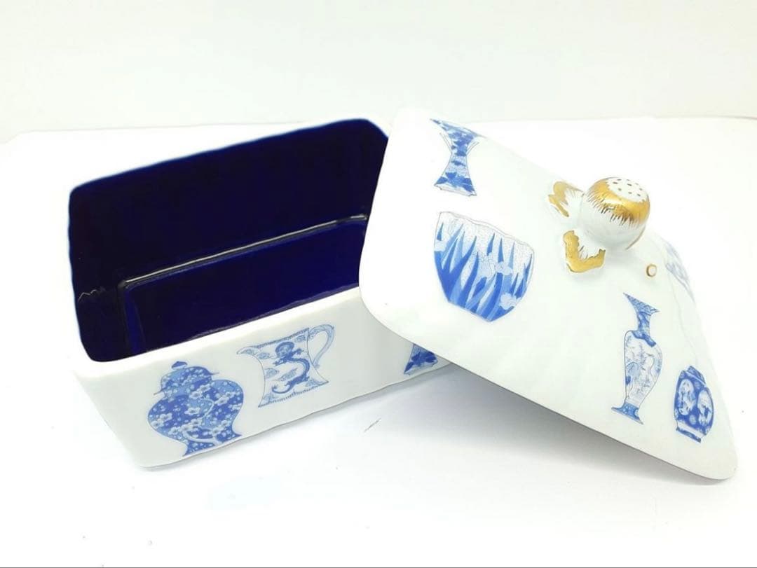 新品⭐️深川製磁 ブルーチャイナ ジュエリーボックス 小物入れ ボンボにエール 新品⭐️深川製磁 ブルーチャイナ ジュエリーボックス 小物入れ ボンボ