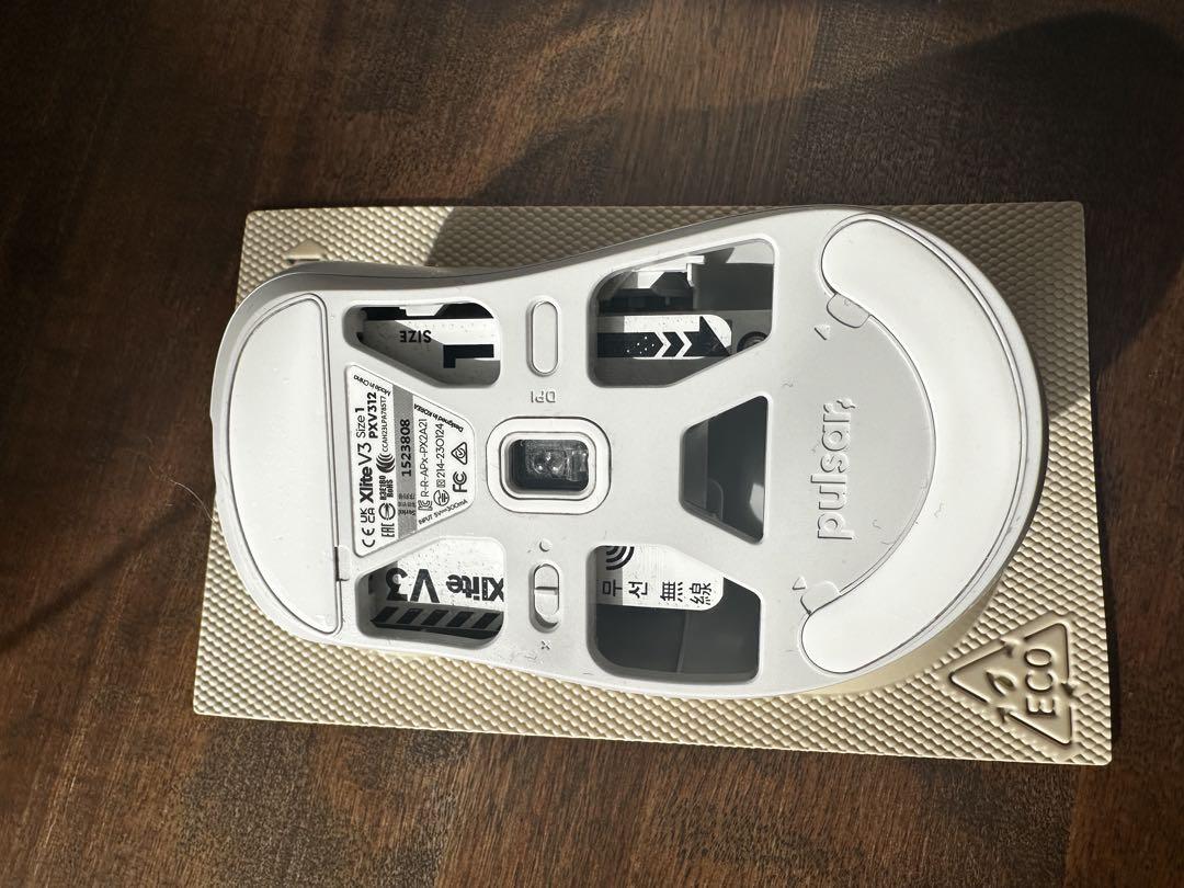 pulsar Xlite V3 ワイヤレスマウス サイズ1 GRIP TAPE付