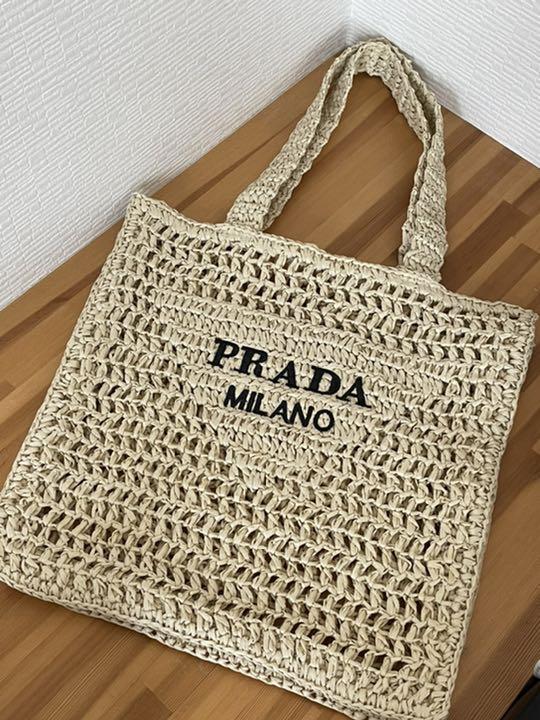 PRADA ラフィアトートバッグ