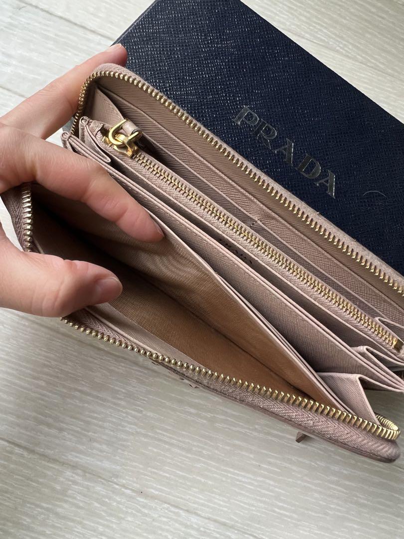 PRADA　プラダ 　ピンクベージュ　サフィアーノ　ラウンドファスナー長財布