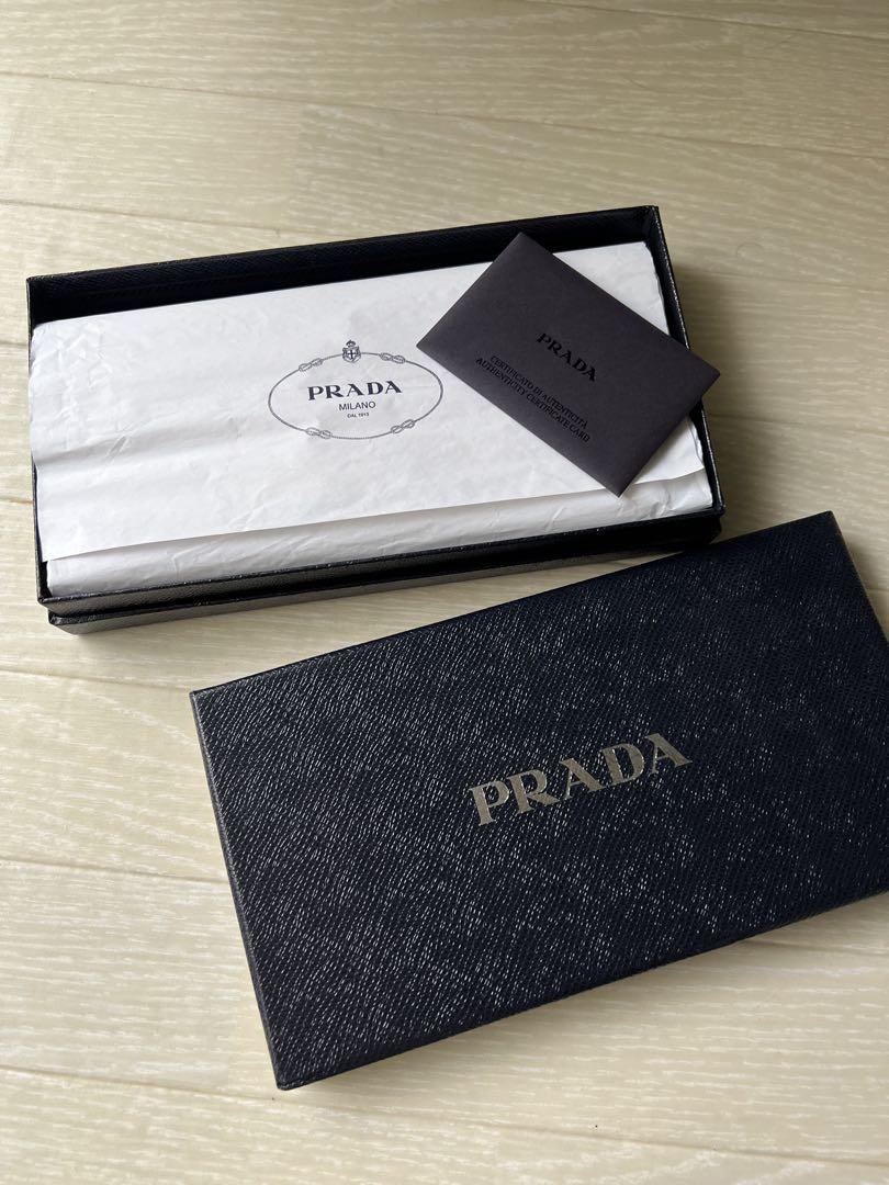 PRADA　プラダ 　ピンクベージュ　サフィアーノ　ラウンドファスナー長財布