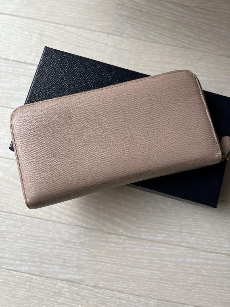 PRADA　プラダ 　ピンクベージュ　サフィアーノ　ラウンドファスナー長財布