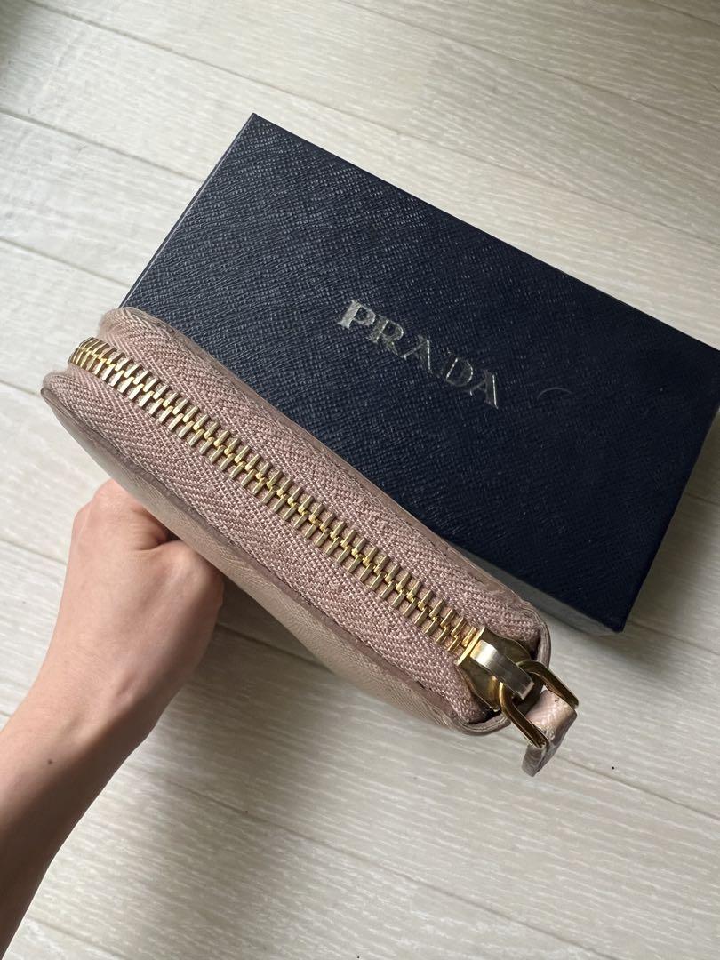 PRADA　プラダ 　ピンクベージュ　サフィアーノ　ラウンドファスナー長財布
