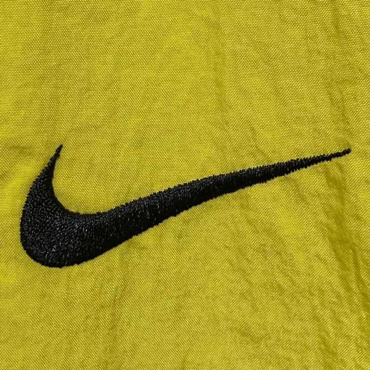 ナイキ ワンポイント刺繍ロゴ