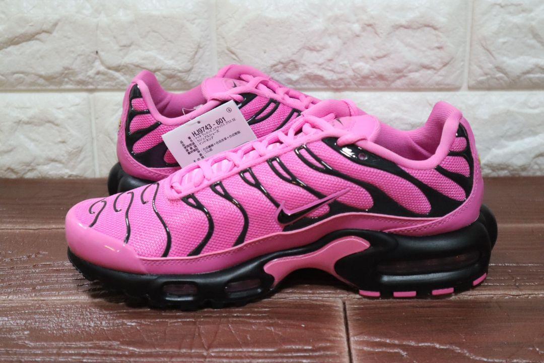 新品 NIKE ナイキ　ウィメンズ　エア マックス プラス SE ブラックピンク