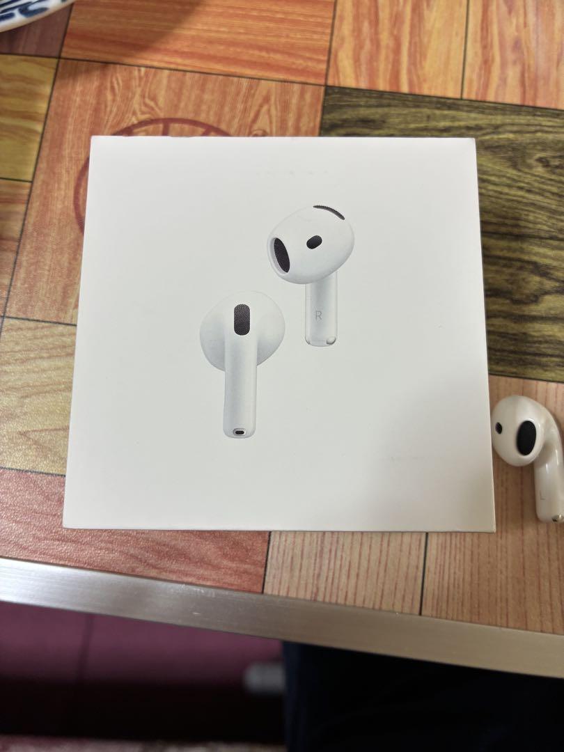 あ*き様 AirPods4 本体 アクティブノイズキャンセリング付き