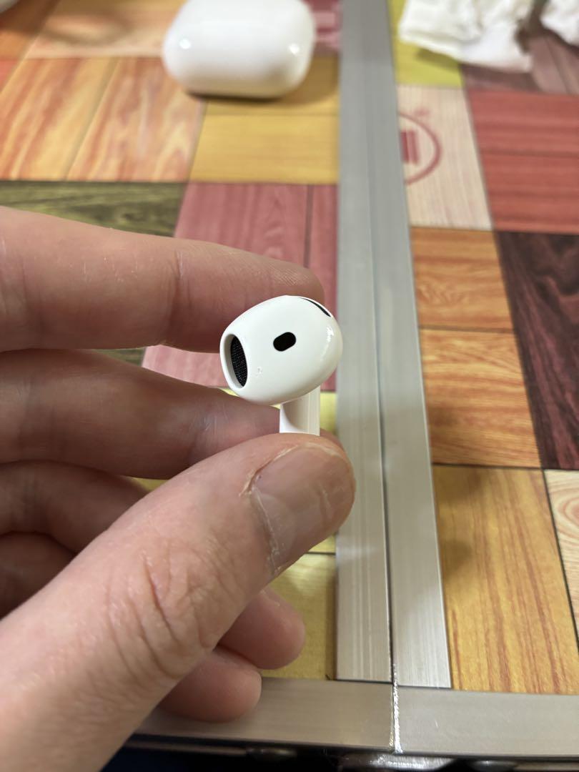 あ*き様 AirPods4 本体 アクティブノイズキャンセリング付き