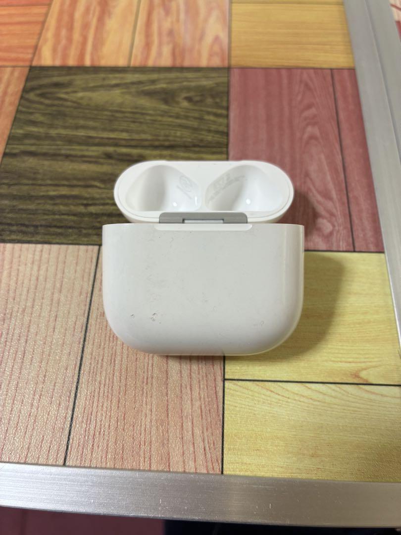 あ*き様 AirPods4 本体 アクティブノイズキャンセリング付き