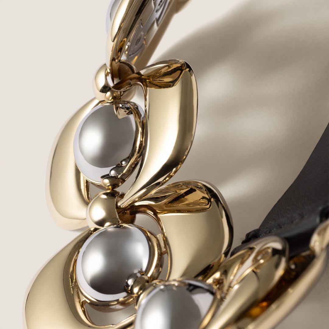 miu miu レザーxメタルブレスレット 定価15