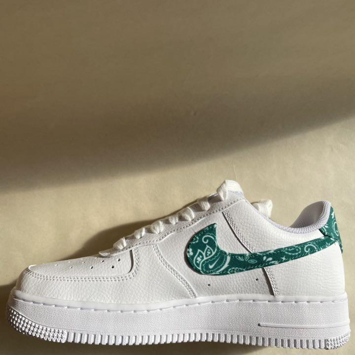 低価国産 NIKE ナイキ エアフォース1 Air Force 1 ペイズリー25.5 6MygH-m51706105170 再入荷特価