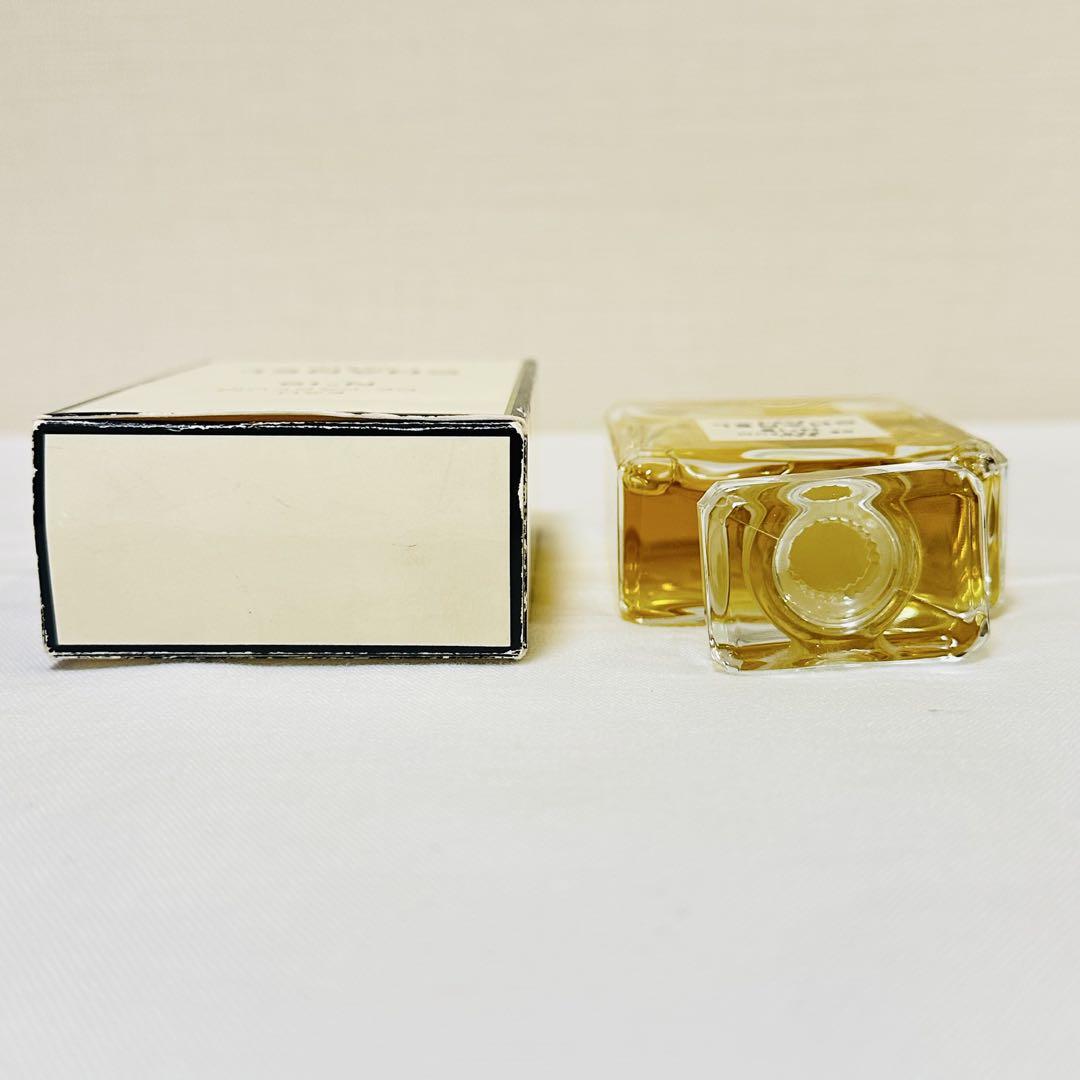 CHANEL N°19 シャネル N°19 オーデパルファム　香水　50ml
