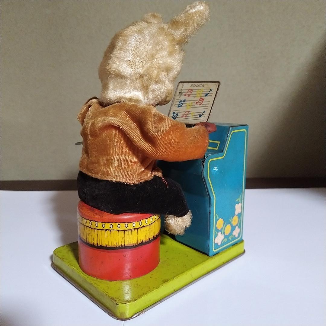 ま*ー様 富士プレス 兎のピアニスト ブリキ