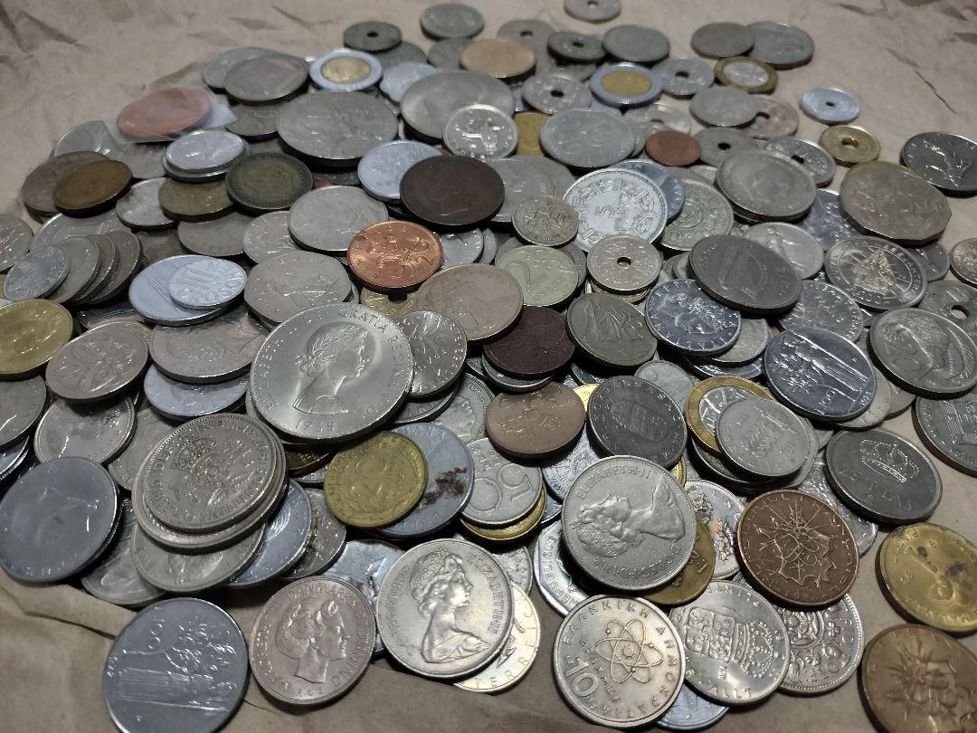 コンゴの蝶図案ホログラム白銅貨3種