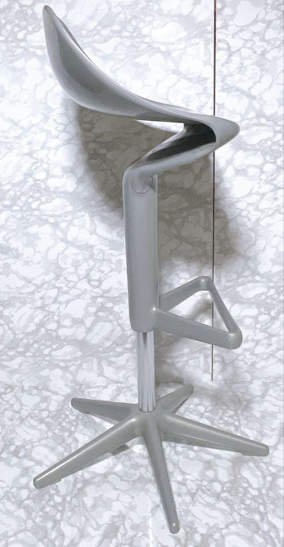 Kartell ハイスツール　スプーンチェア　アルミニウムカラー