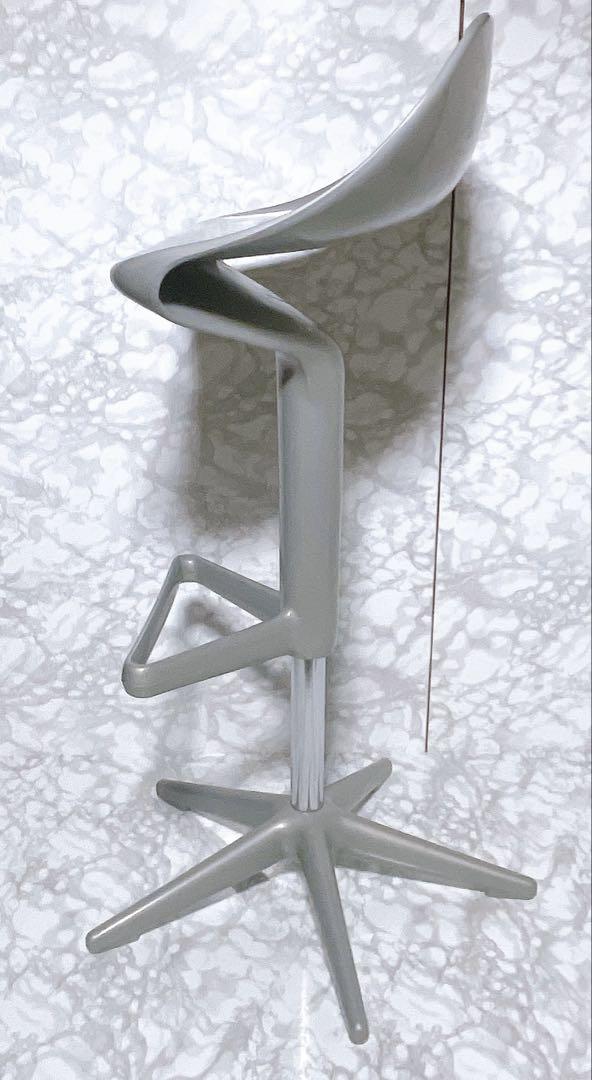 Kartell ハイスツール　スプーンチェア　アルミニウムカラー