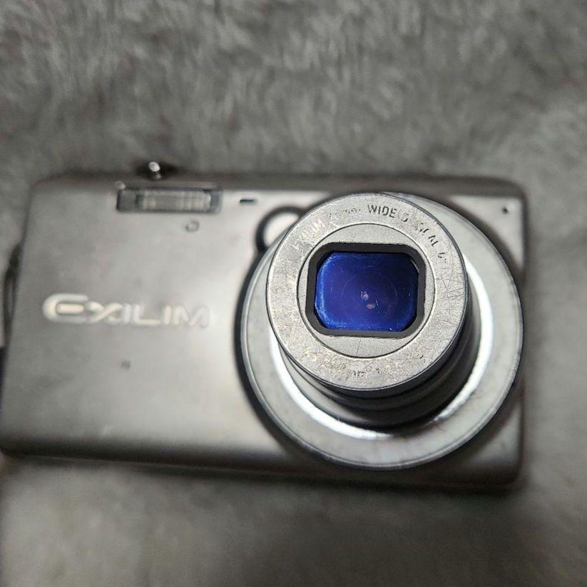 EXILIM コンパクトデジタルカメラ　EX-Z690
