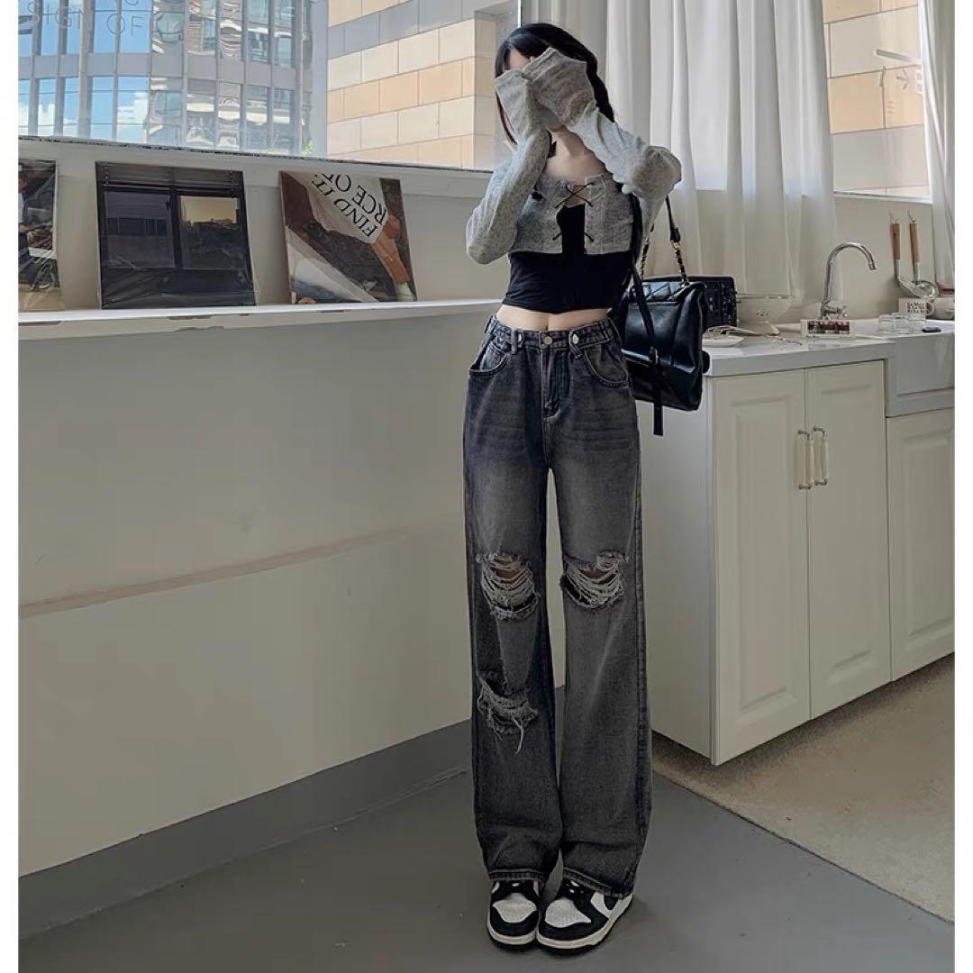 大人気❤️ゆったりデニムパンツ✨ダメージ加工でお洒落なデートコーデに！