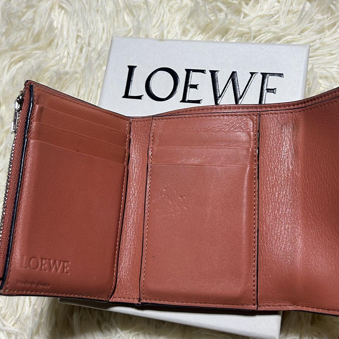 【人気】LOEWE バーティカルウォレット ベージュ 三つ折り財布