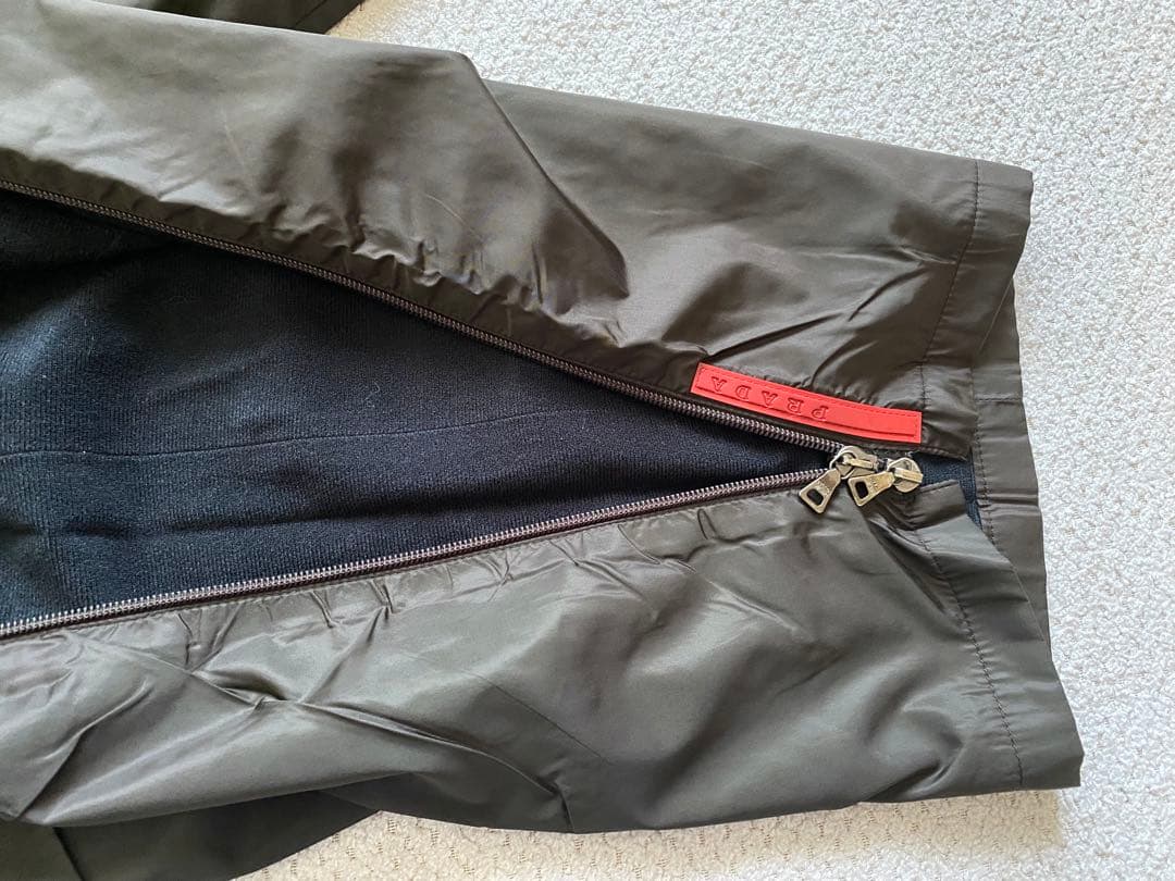 プラダスポーツ オーバースラックス プラダスポーツ オーバースラックス