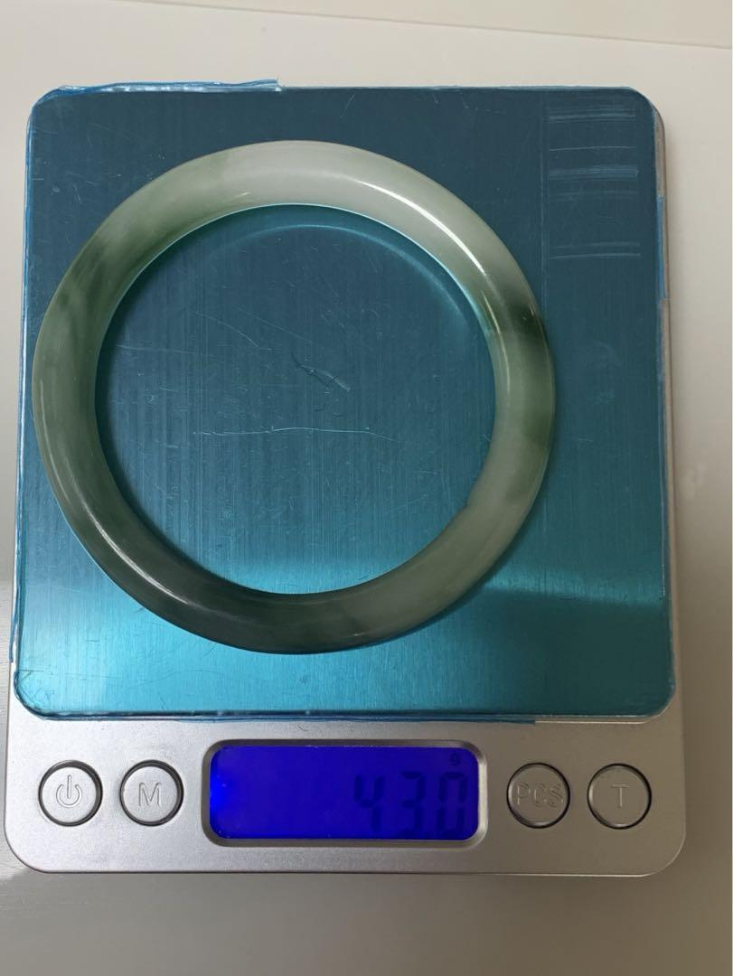本翡翠か玉のバングル