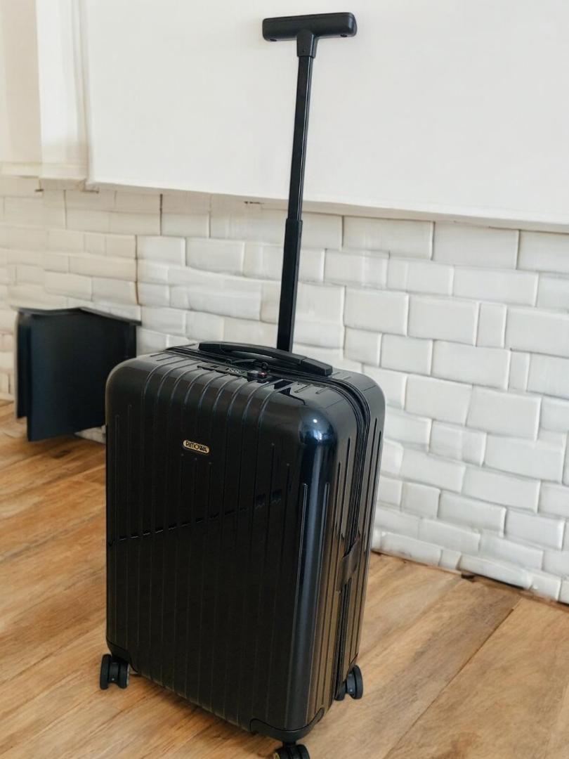 人気モデル✨リモワ サルサエアー 34L 4輪 機内持ち込み TSA ネイビー