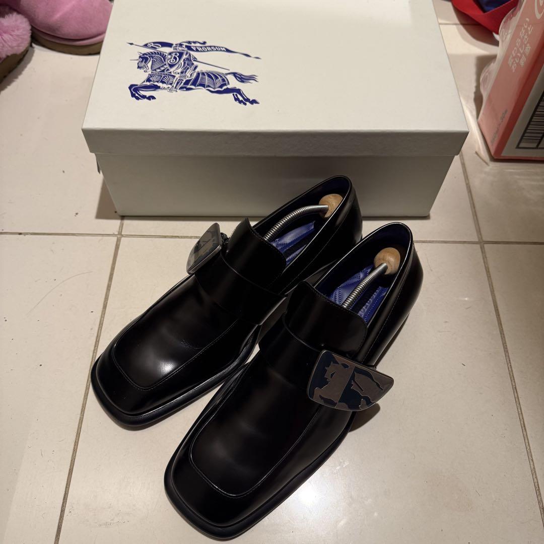 靴 burberry by daniel lee shield loafer