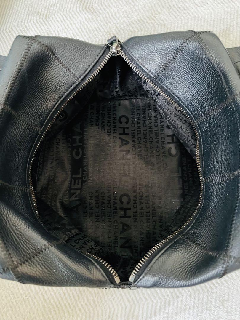 CHANEL 黒レザー ハンドバッグ コンパクト