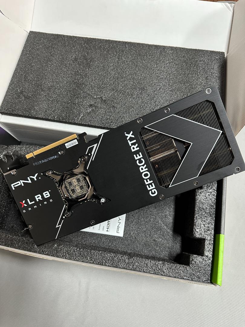 グラフィックボード・グラボ・ビデオカード PNY GEFORCE RTX 4090 24GB XLR8 GAMING
