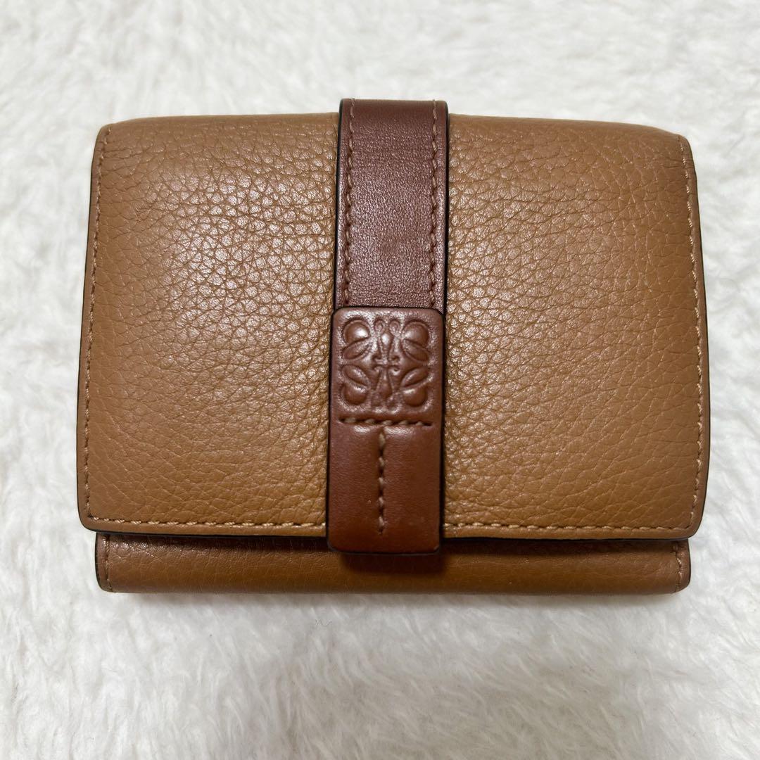 【美品】ロエベ＊アナグラム トライフォールド ミニウォレット 三つ折り 美品】ロエベ アナグラム トライフォールド ミニウォレット 三