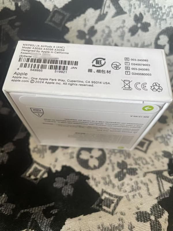 新品未使用 AirPods 第4世代 ANC搭載