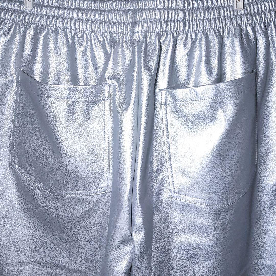 新品 ショートパンツ XL ハルハム シルバー フェイクレザー ハーフパンツ