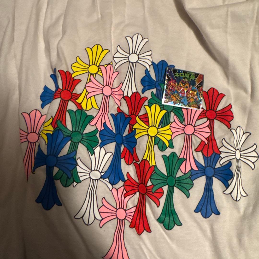 CHROME HEARTS カラフル花柄 Tシャツの上にあるシールXL LL