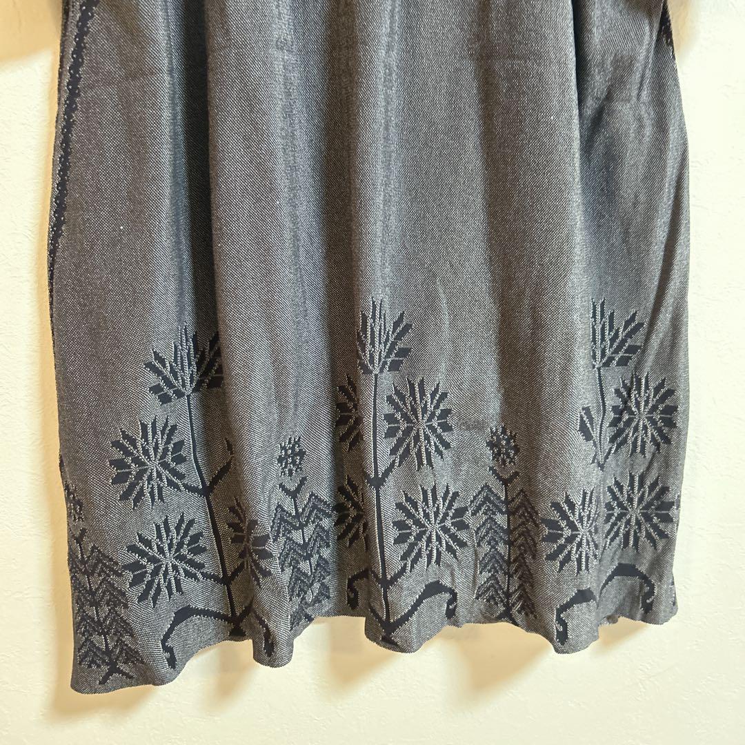 美品✨イッセイミヤケプリーツプリーズ　総柄カットソー　tシャツ  L　黒　グレー