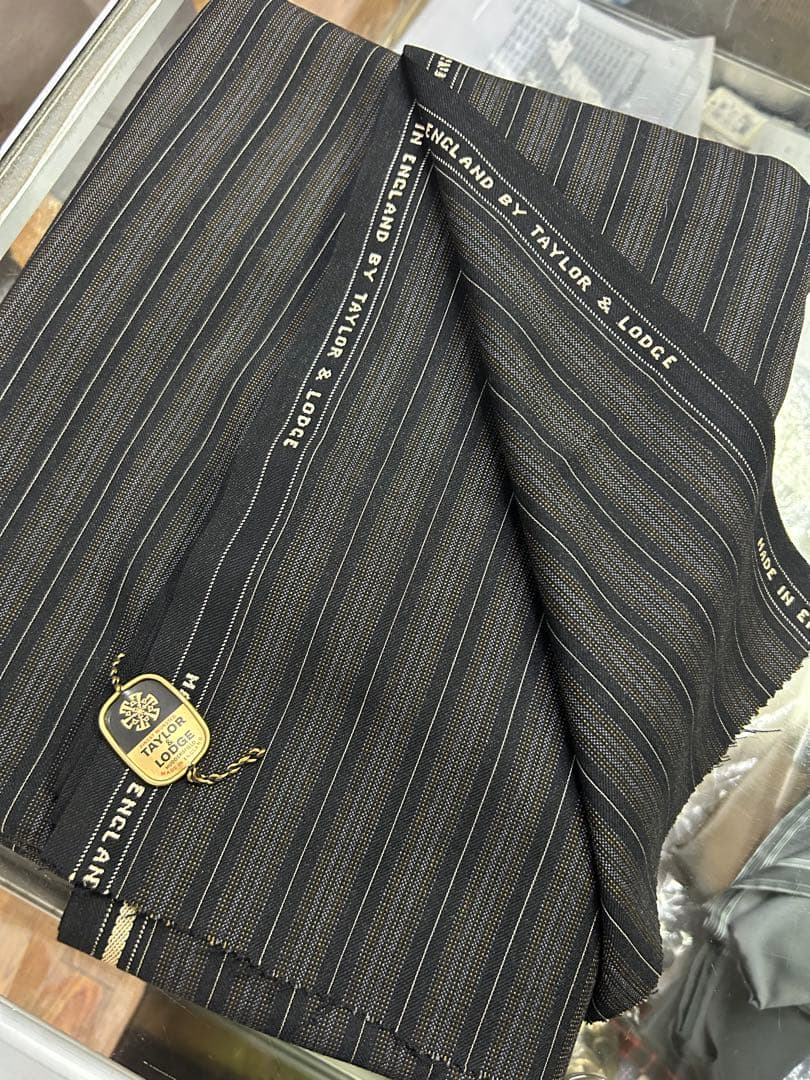 Taylor & Lodge ウール　スーツ生地 (傷物注意) 2.8m