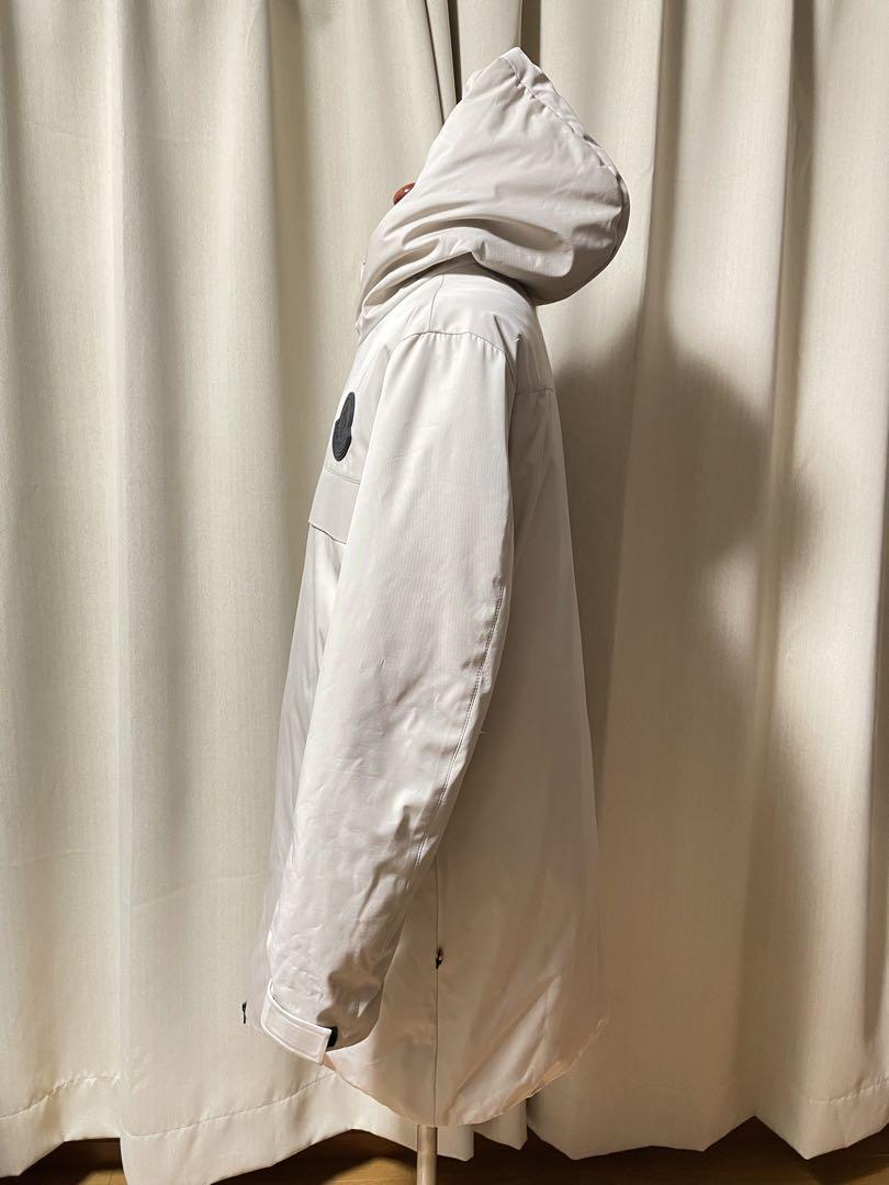 MONCLER オフホワイトダウンジャケット