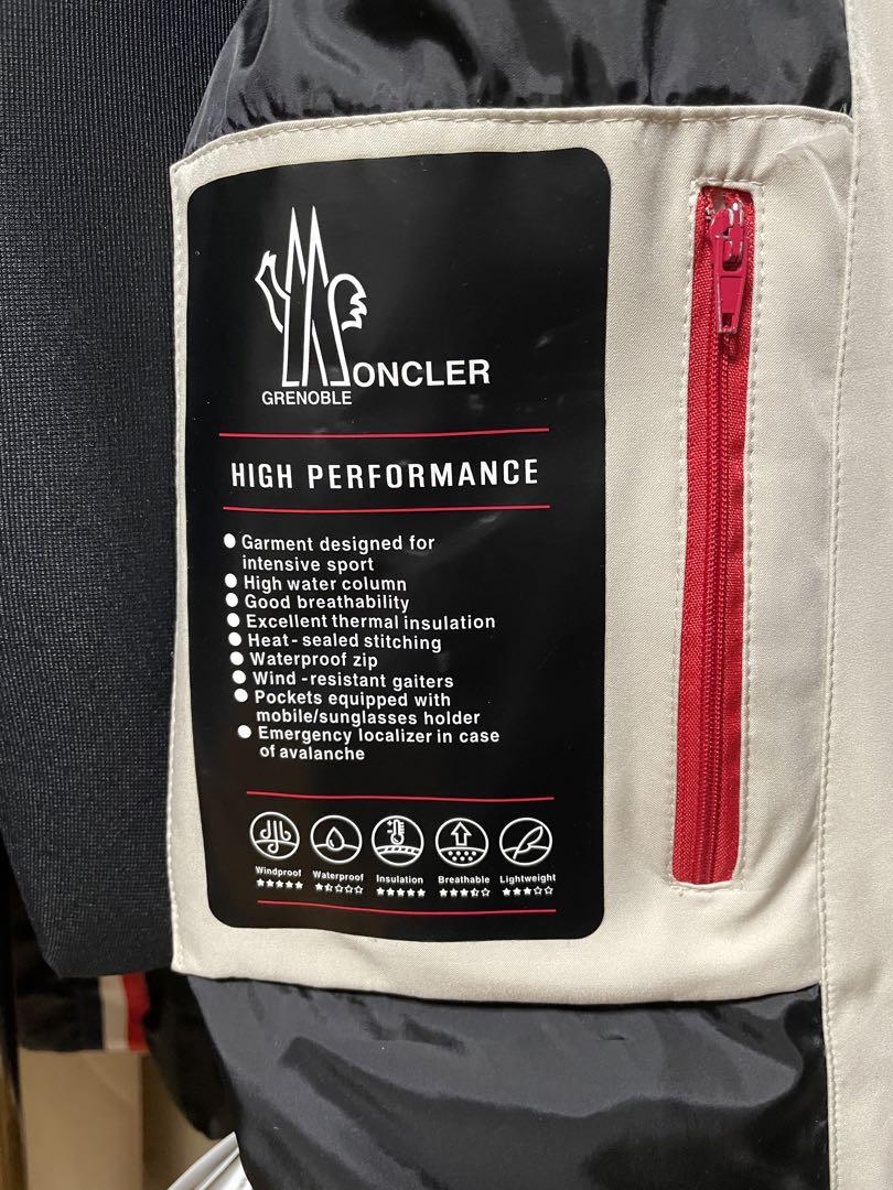 MONCLER オフホワイトダウンジャケット