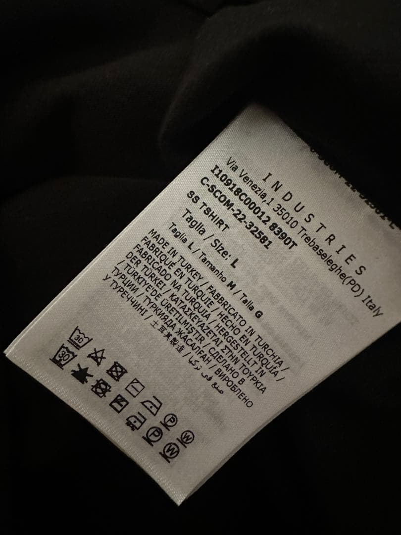 MONCLER ブラック Tシャツ