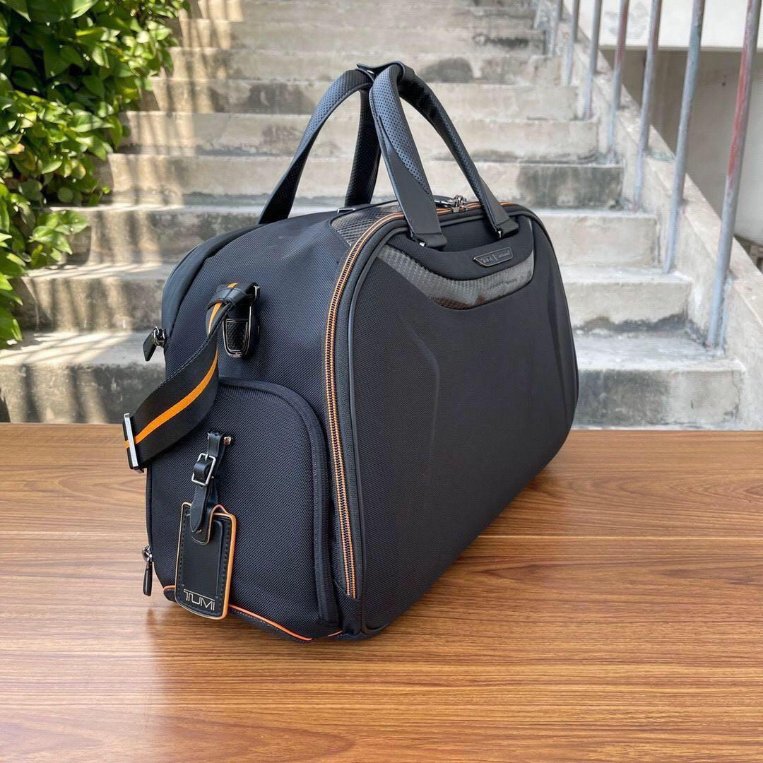 TUMI I MCLAREN 「クァンタム」ダッフル フィットネストラベルバッ