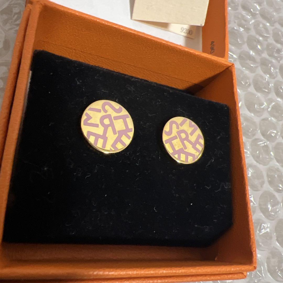 HERMES ピアス　ロゴ　ラウンド
