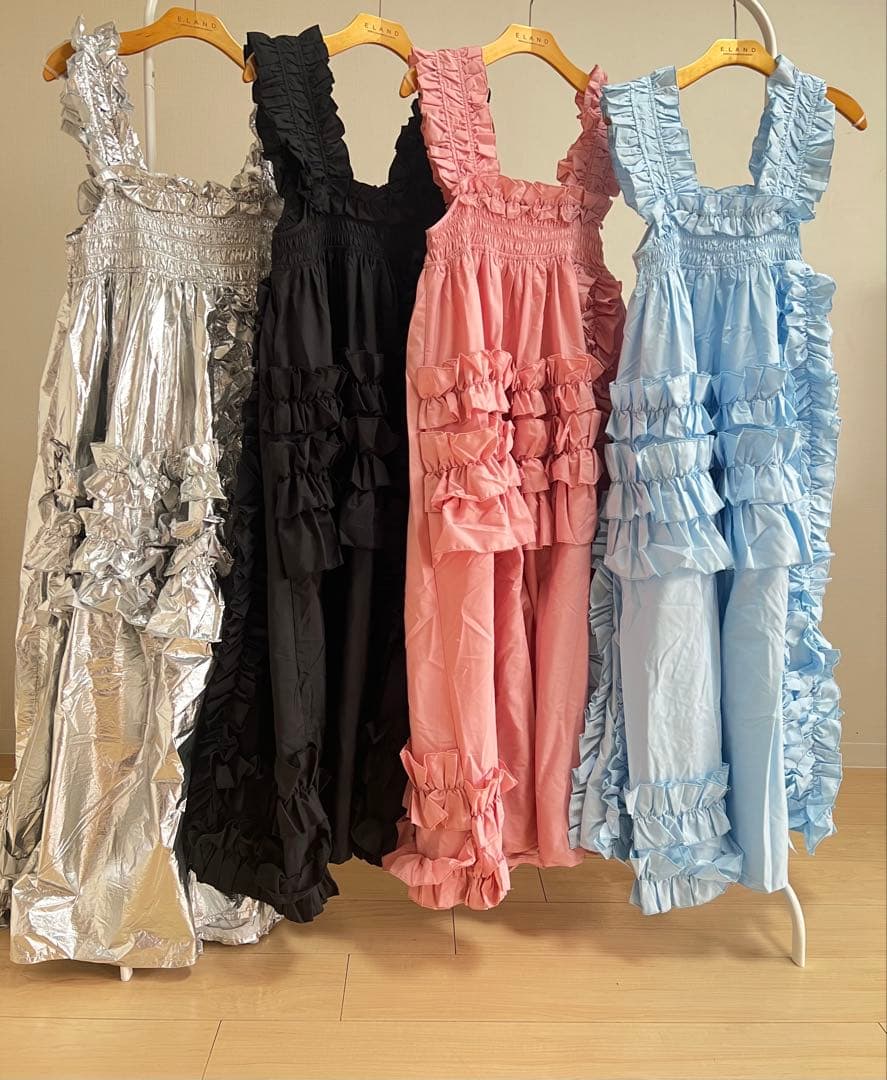 PERNA ホイップランダムフリルワンピース PERNA ホイップランダムフリルワンピース