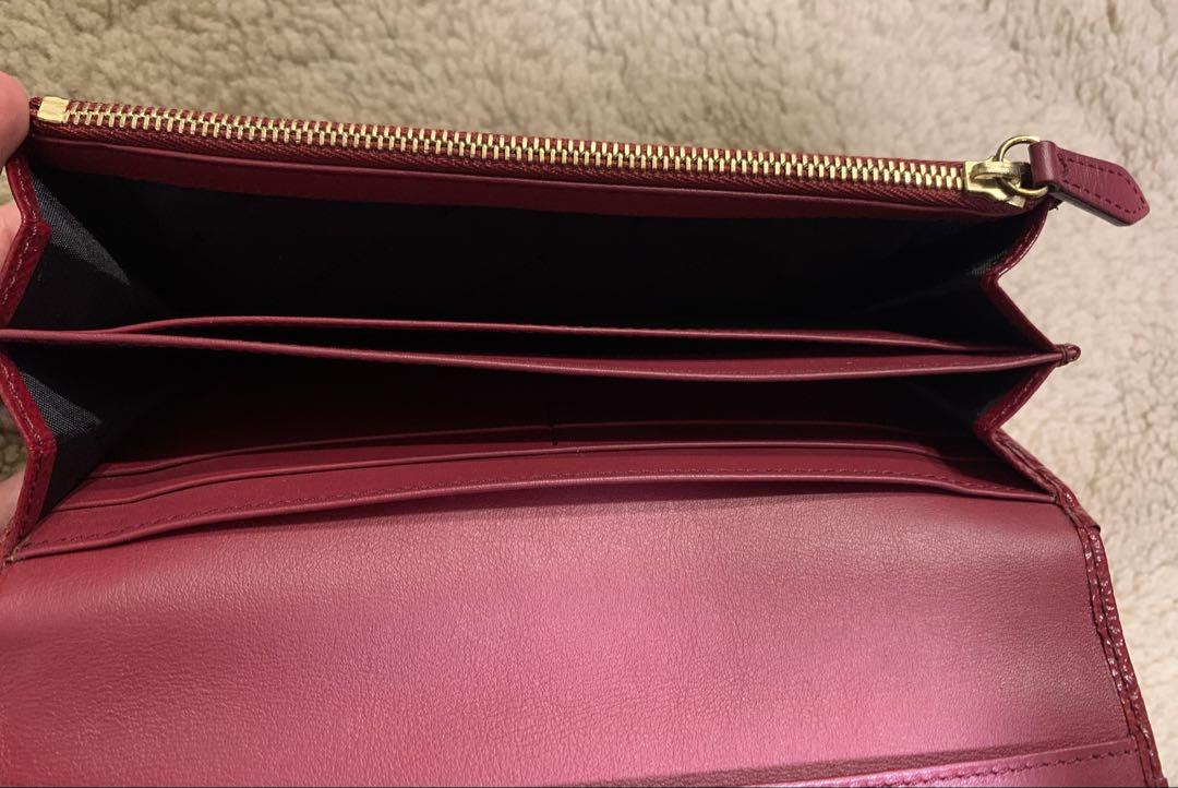 未使用品 バーバリー 長財布 ウォレット 二つ折り ノバチェック 赤